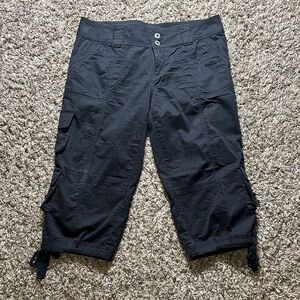 Guess Jeans Women’s Vintage Y2K Black Cargo Capris Pants Size 8-10